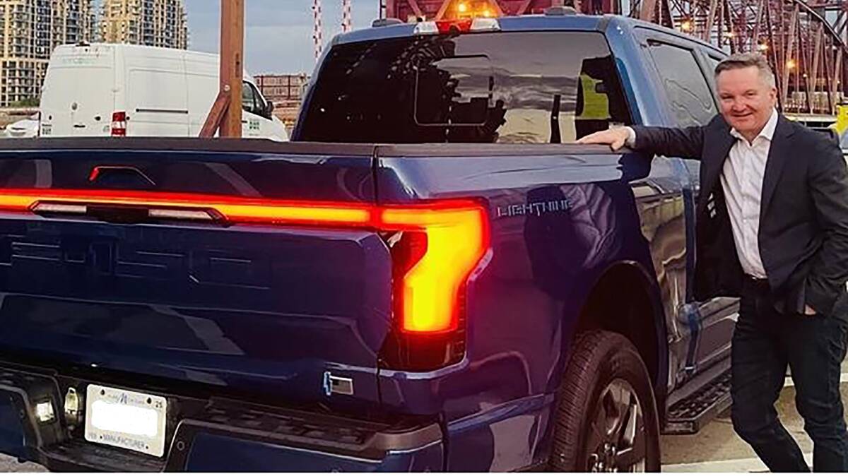 Energy Minister Chris Bowen with the Ford Lightning from 2022. Picture from 'X' (Twitter).