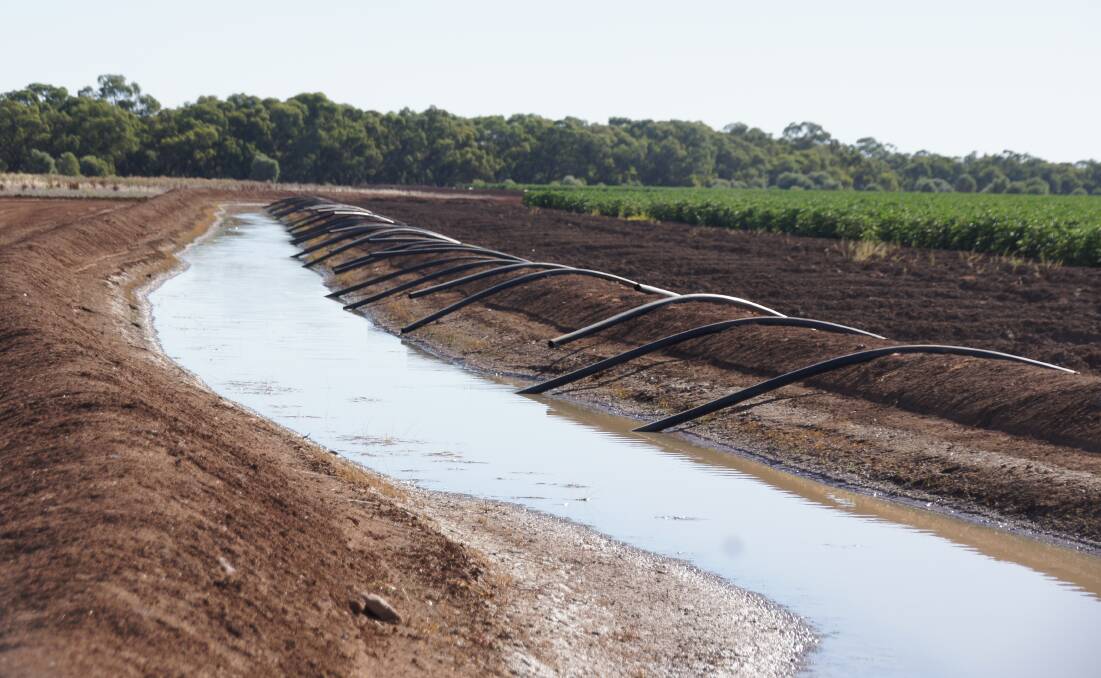 The Senate has voted to block changes to the Murray Darling Basin Plan recommended by the Basin Authority, to reduce water recovery on the Northern Basin by 70 gigalitres.