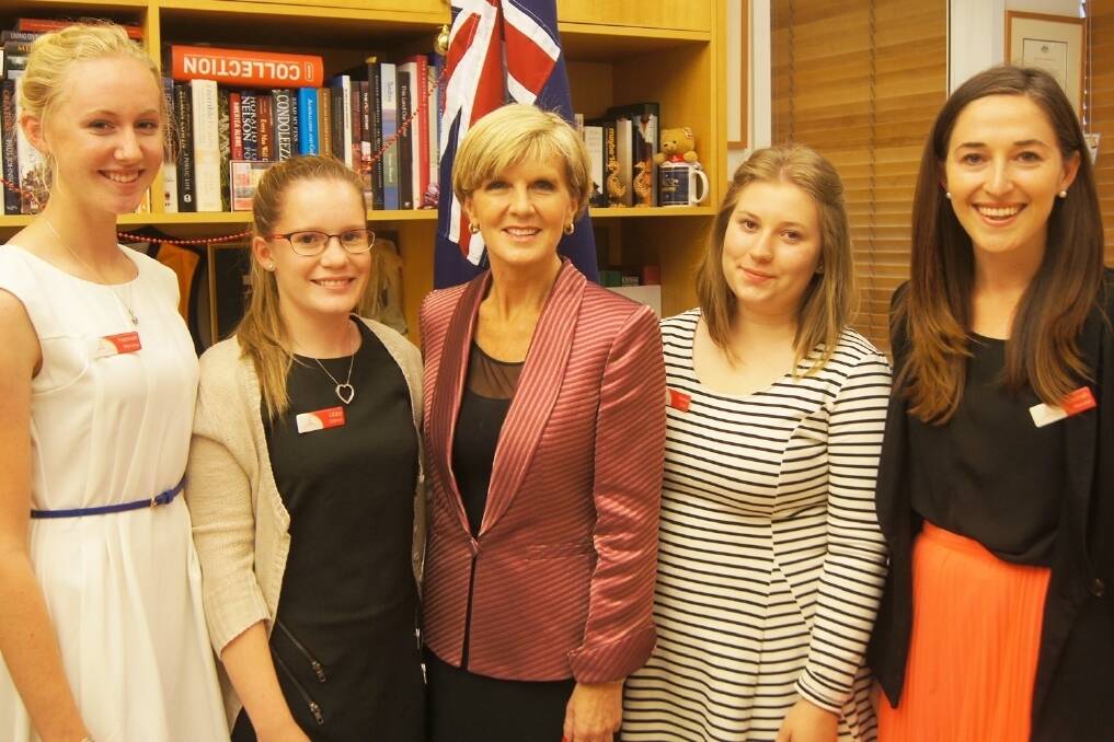 Hannah Worsley , Libby O’Brien , Foreign Minister Julie Bishop, Vesna Clark and Hannah Wandel.