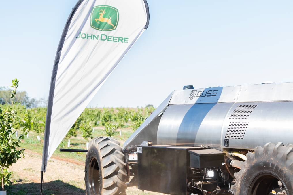 John Deere and GUSS automation have unveiled the worlds first, and only, fully
electric autonomous herbicide orchard sprayer. Picture supplied
