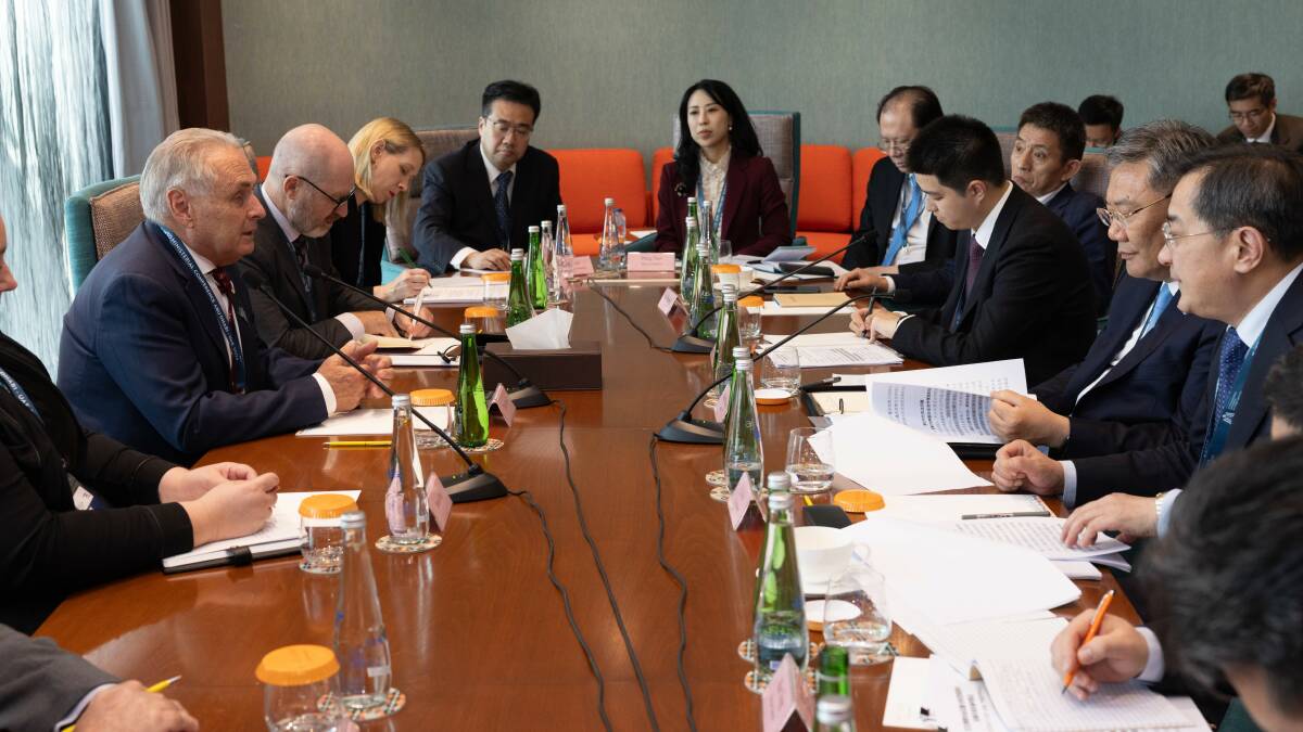Trade Minister Don Farrell in a bi-lateral meeting with Chinese counterparts. Picture supplied.