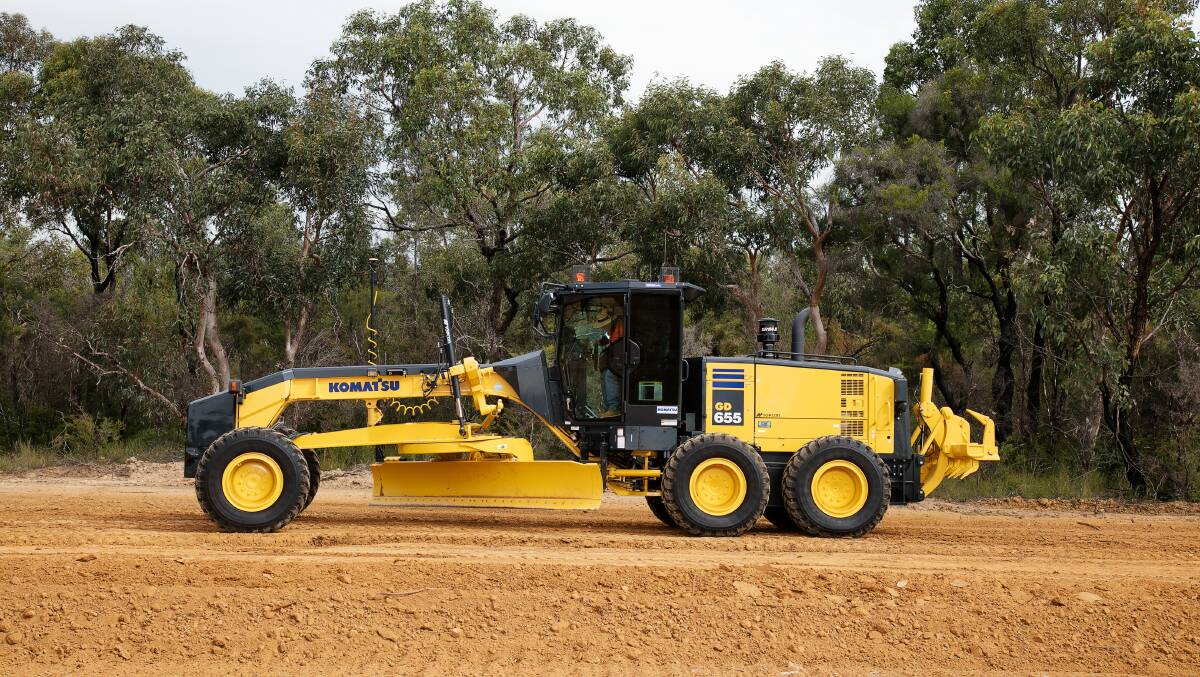MAKING THE GRADE: The KomatsuGD655-6 grader features a 134 to 165 kW (180 to 221 hp) rated engine.