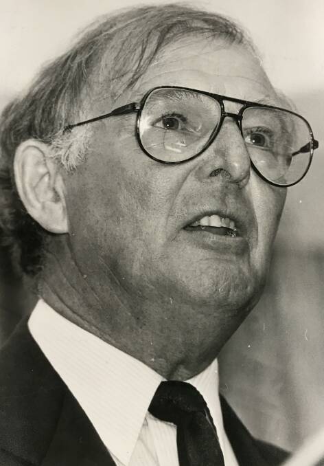Doug Anthony, after retiring from parliament, addressing a National Party event in 1989.