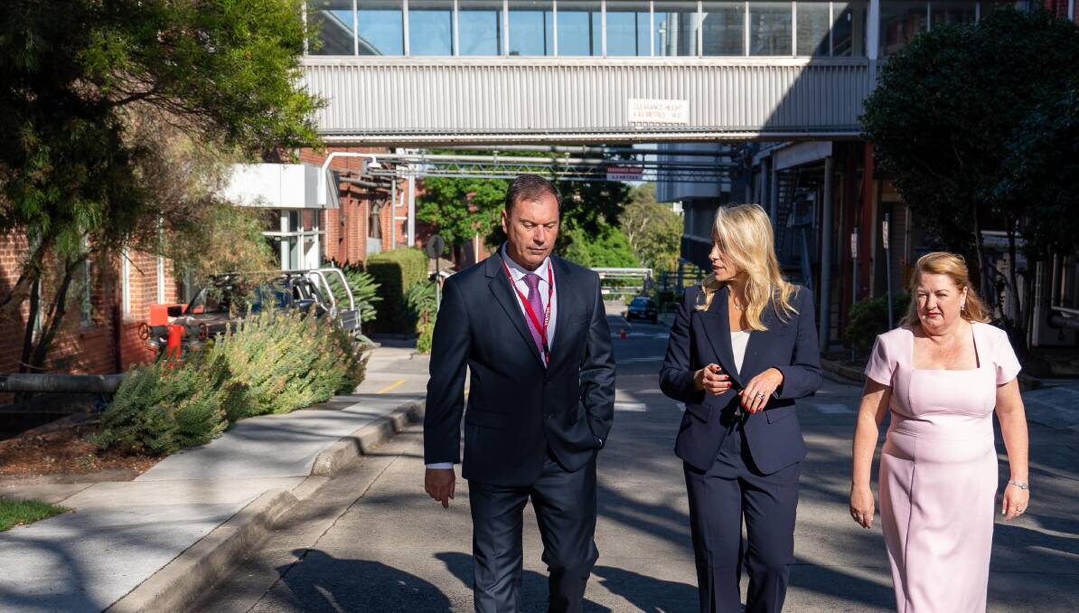 Zoetis chief executive officer, Kristin Peck (centre) with Victorian Precincts Minister, Colin Brooks and Minister for Jobs and Industry, Natalie Hutchins after announcing the company's acquisition and expansion plans for its Melbourne vaccine manufacturing plant. Photo supplied. 