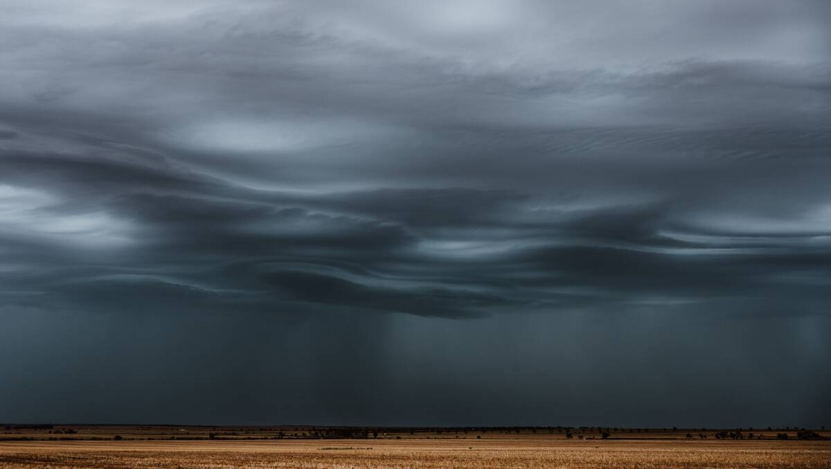 Storm clouds rolling in at Perenjori. Photo by Ellie Morris.