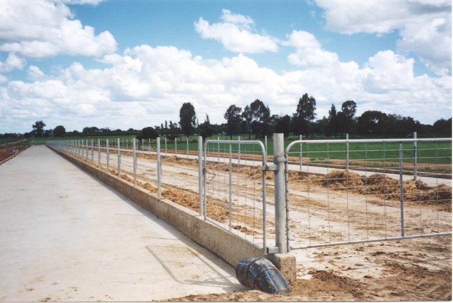 There are various options for cleaning concrete feedpads and capturing the effluent.
