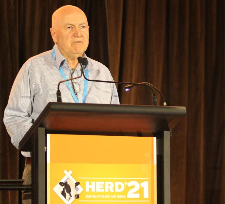 Herd 21 master of ceremonies Graeme Gillan addressing the crowd on day one of the conference at Bendigo.