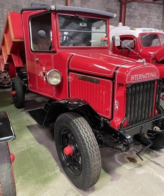 1929 International tip truck (four cylinder).