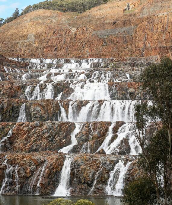 Dartmouth Dam on the headwaters of the Murray River has spilled in the past week for the first time in 26 years.