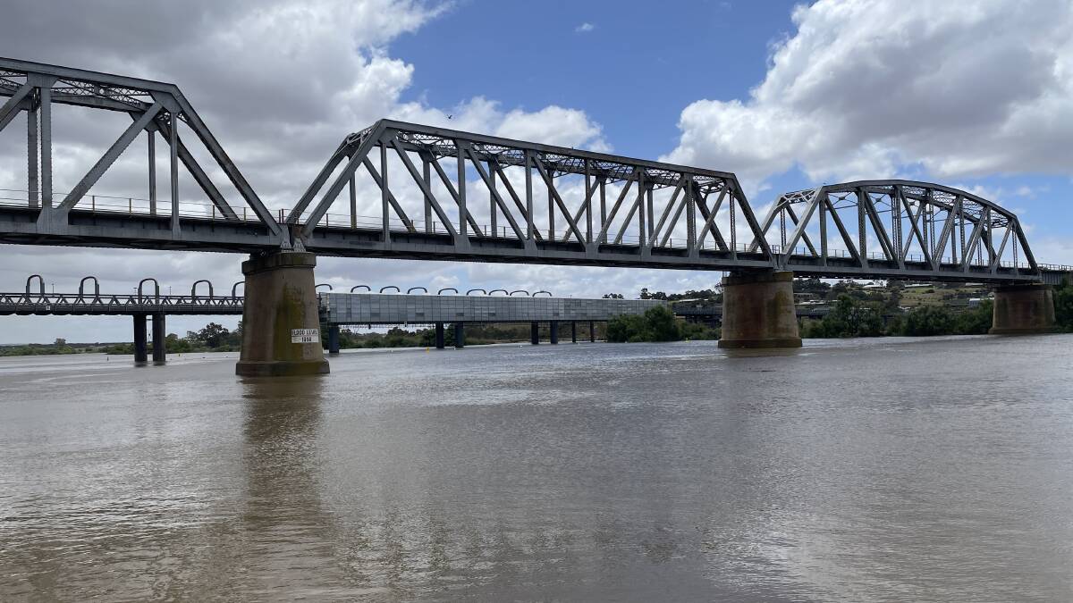 Despite its troubles with flooding, Murray Bridge's population jumped last year to join the top five highest growth regional areas in Australia.