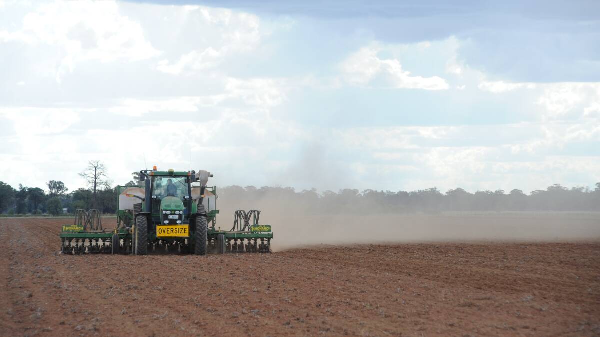 Dry sowing is slowly ramping up but many farmers are delaying fully commiting to their planting program until there is a change in weather patterns.