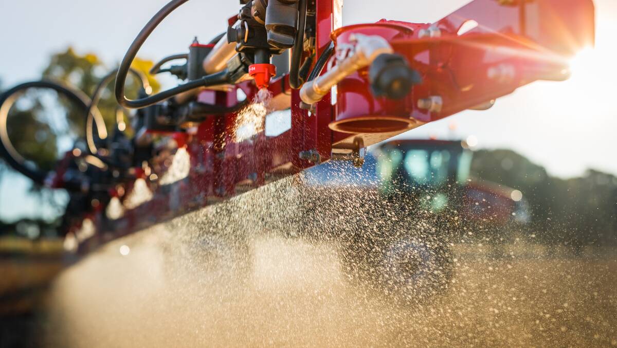 Farmers ignoring advice to not spray late at night when there is a high risk of inversions will limit industry efforts to minimise spray drift. 