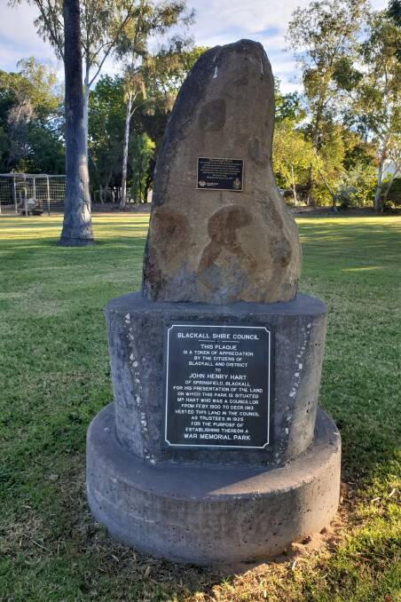 A plaque commemorating JH Hart's donation of land for Blackall's Memorial Park.