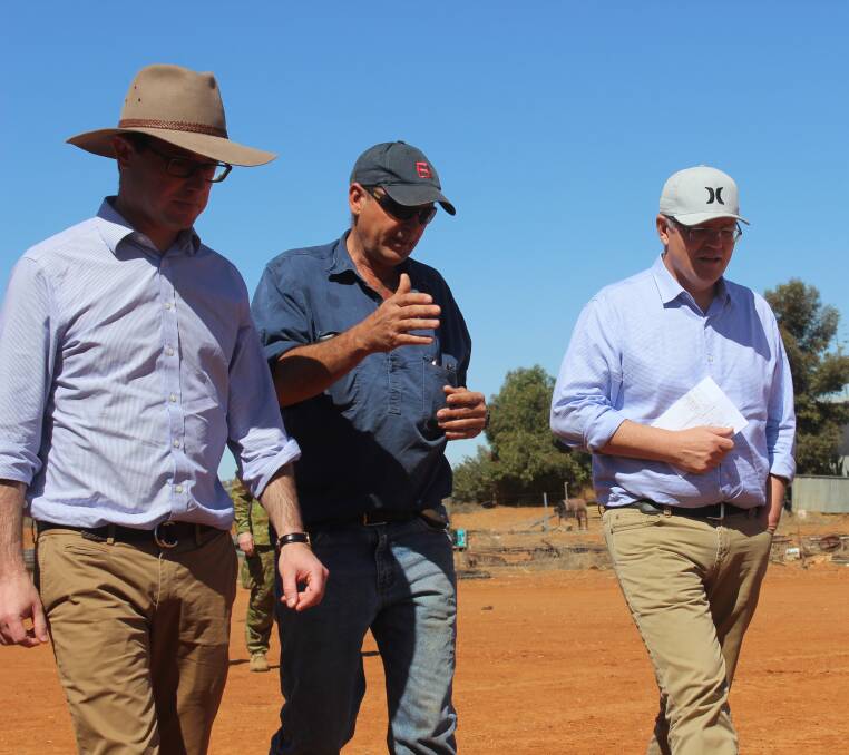 Federal Agriculture Minister David Littleproud with Stephen Tully, Bunginderry, Quilpie, Qld and Prime Minister Scott Morrison. 