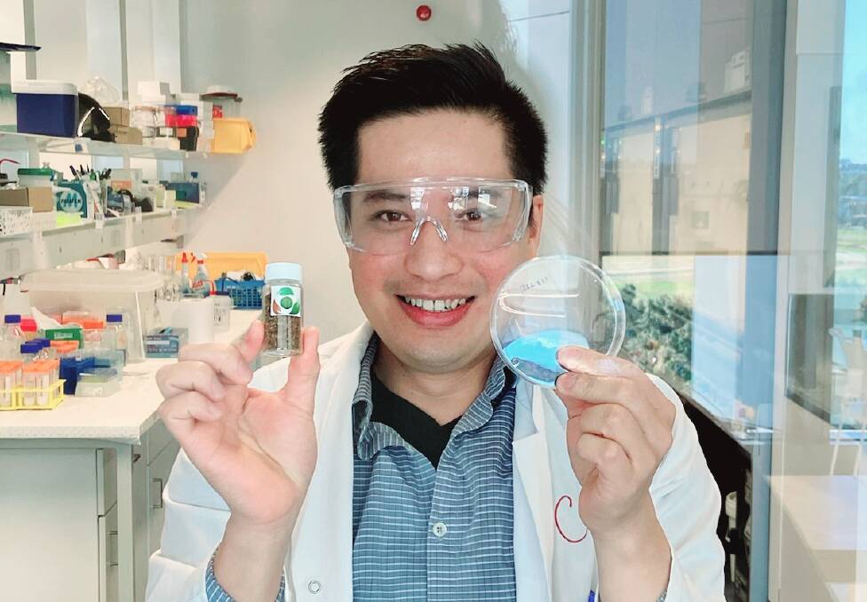 Earlier this year, Dr Cong Vu won the ABARES Science and Innovation Awards and received a grant from the Cotton Research and Development Corporation (CRDC) to continue his novel research.
