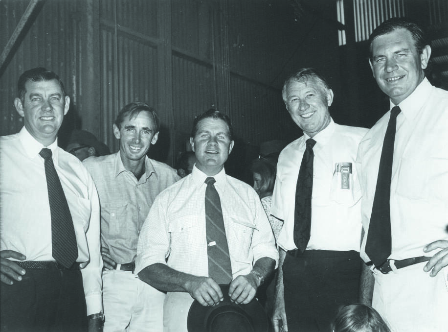 Visiting US experts helped Australian feedlots establish and improve in the
early years. Pictured are some of the industrys most important figures - Don
Bridgeford, Michael Gellert, Robin Hart, Dr Bart Cardon, and Dugald Cameron.