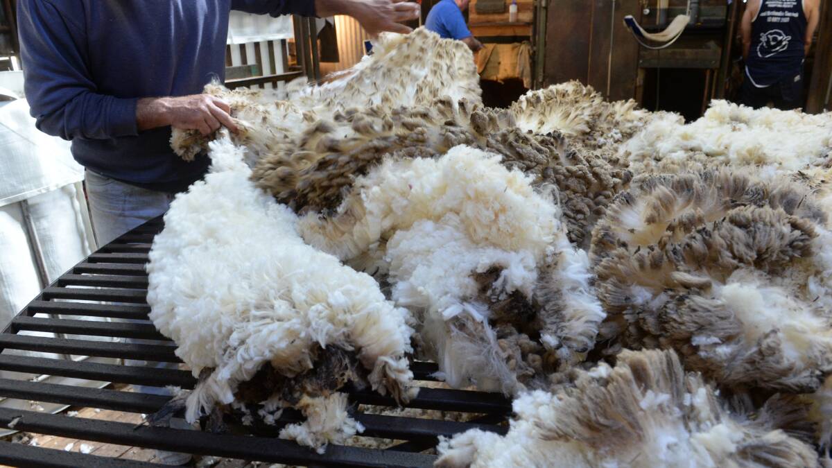 Wool falls, sellers bail