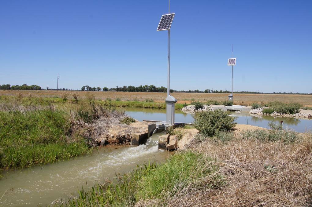 Southern NSW irrigators say it is "blatantly unfair" that their water bills are proposed to rise significantly to cover the costs of the government's metering reform, which is mostly taking place in the Northern Basin. 