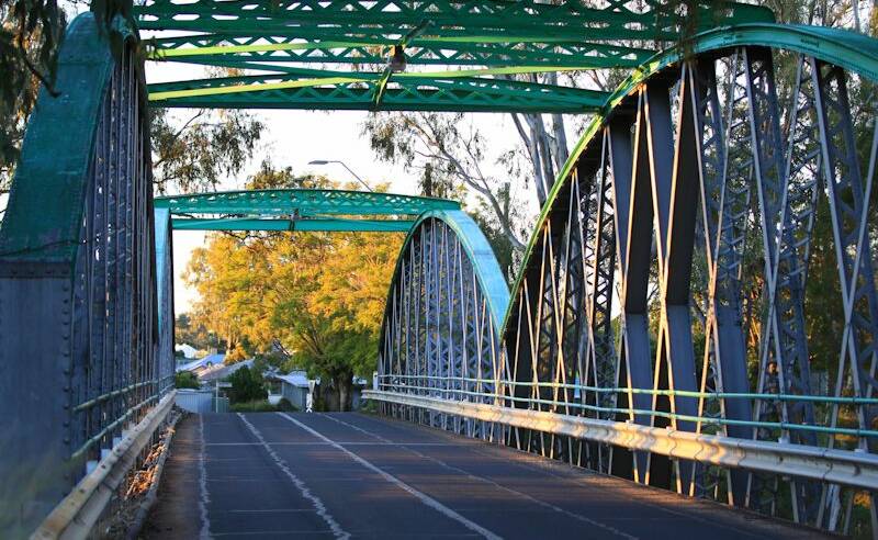 The border bridge at Goondiwindi. NSW wants swift action on letting ag workers through all state borders with proper protocols in place.