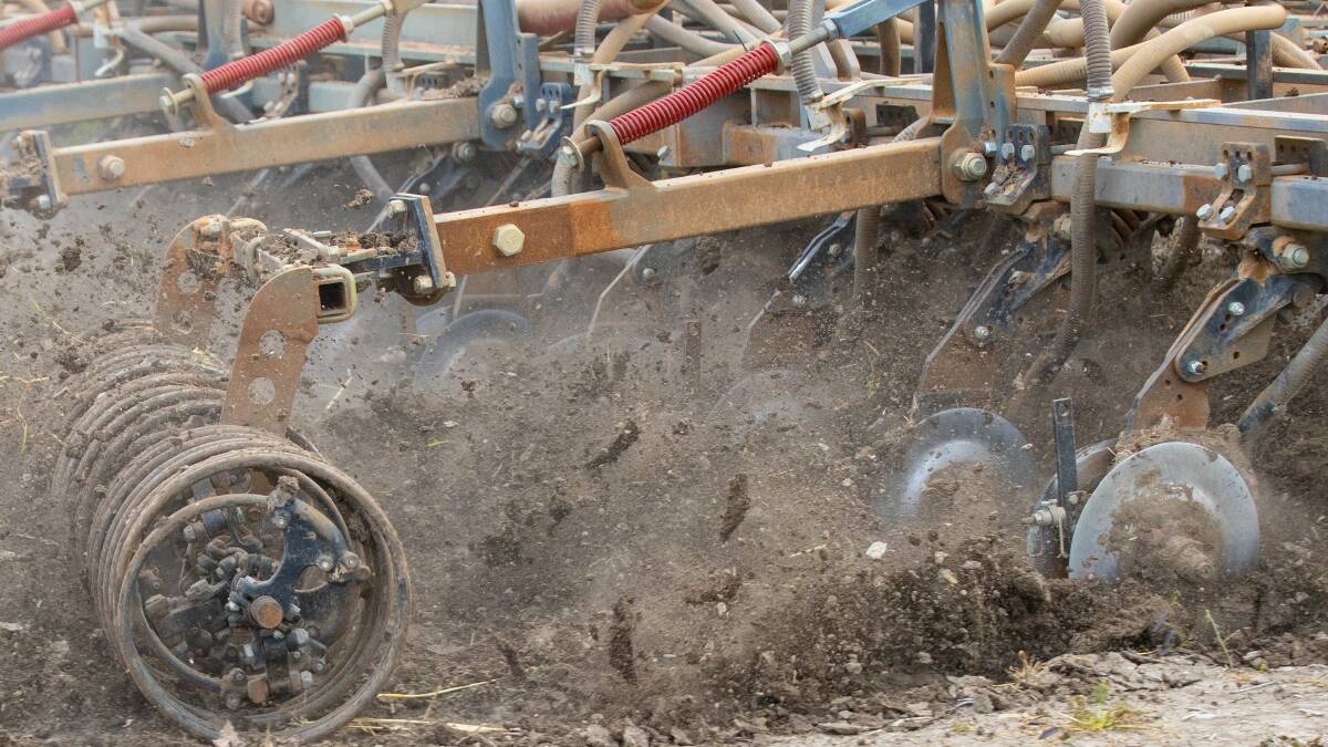 The RFM Ag press harrows are a levelling harrow and coil packer in one product using three spring coils to eliminate mud and trash build up.