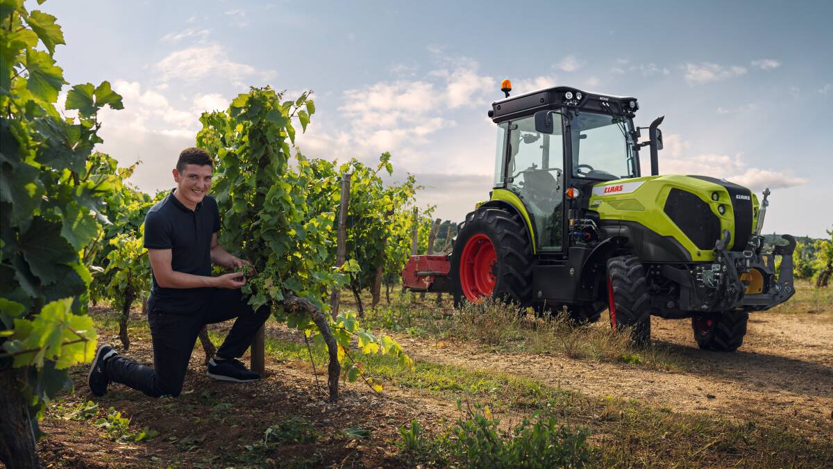 At just one to 1.45 metres wide, Claas Nexos compact tractors are perfect for
working in vineyards and orchards.