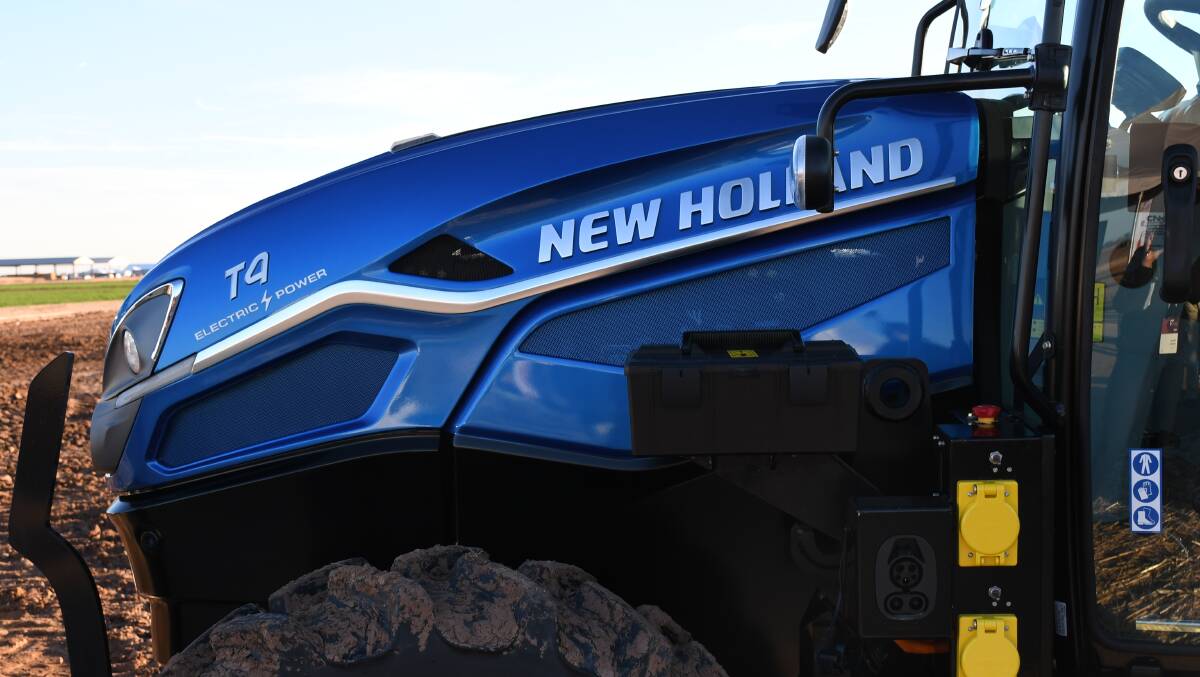 The New Holland T4 Electric Power can be fully charged in under an hour with DC fast charging.