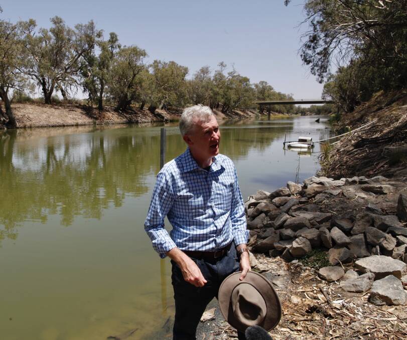 Tony Burke visiting Menindee in Far West NSW last month, after fish kills wiped out thousands of native fish in the Lower Darling River. Photo Dean Sewell.