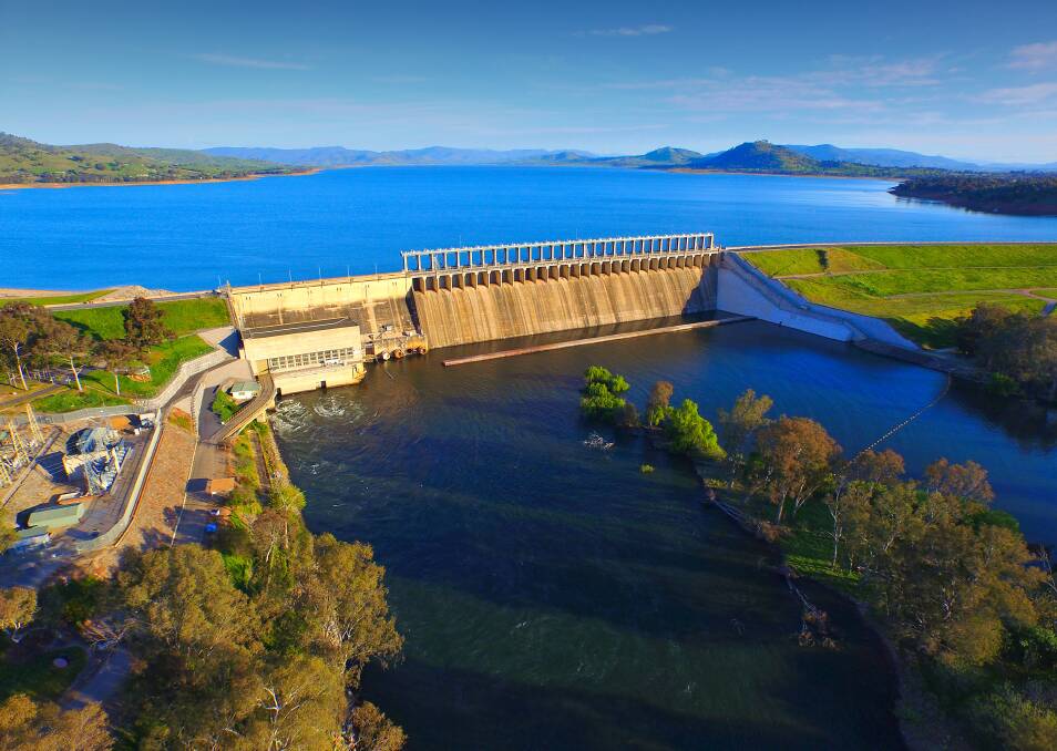 Pressure mounts water managers to supply irrigation from their environmental accounts stored in dams, but privately-owned holdings could be a bigger source of drought relief. Hume Dam pictured.
