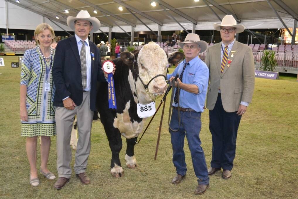 The best Poll Hereford exhibit was the junior bull Tycolah Monarch J135. Pictured are Prue and David Bondfield, Palgrove Charolais, Dalveen, Queensland, exhibitor Steve Crowley, Tycolah, Barraba, and RAS councillor Stuart Davies, Camden. 