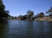 Murray-Darling Basin plan laws aim to recover 450 gigalitres of additional water by December 2027. (Dean Lewins/AAP PHOTOS)