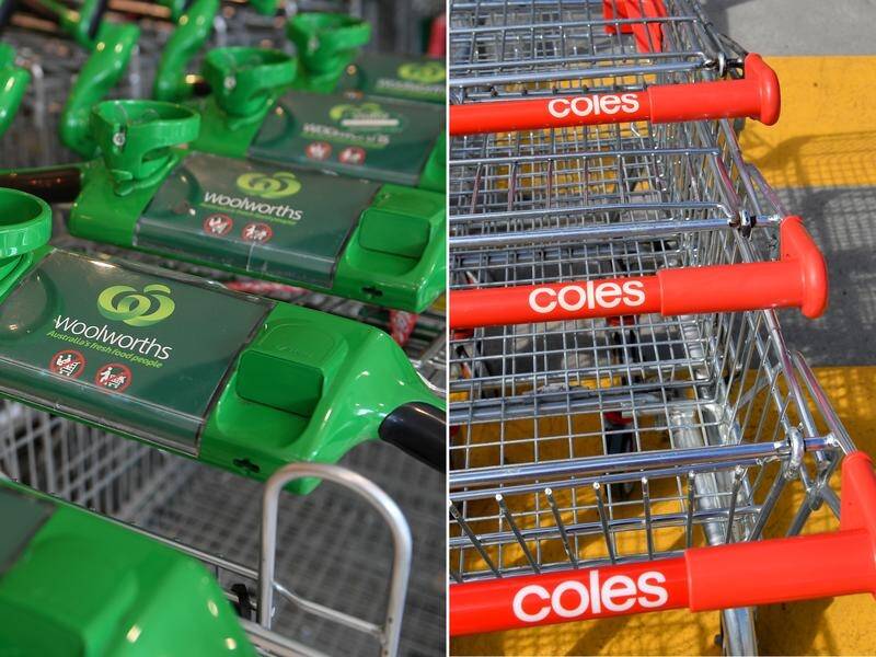 Differences between what farmers are paid and checkout prices will be part of the ACCC inquiry focus. (Dan Himbrechts, Darren England/AAP PHOTOS)