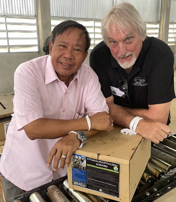 Dr Syseng Khounsy and Professor Peter Windsor at the AgCoTech factory opening in Luang Prabang.