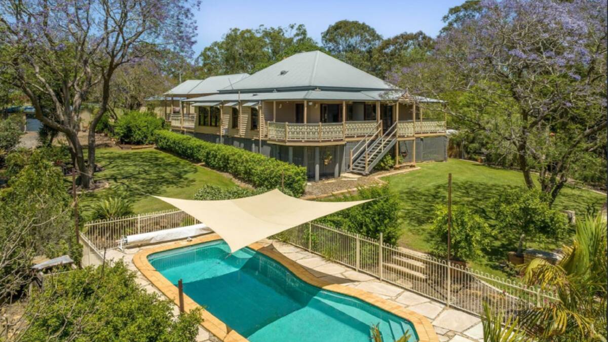 Mount Blow is a superb lifestyle grazing property featuring a quintessential homestead with great views.