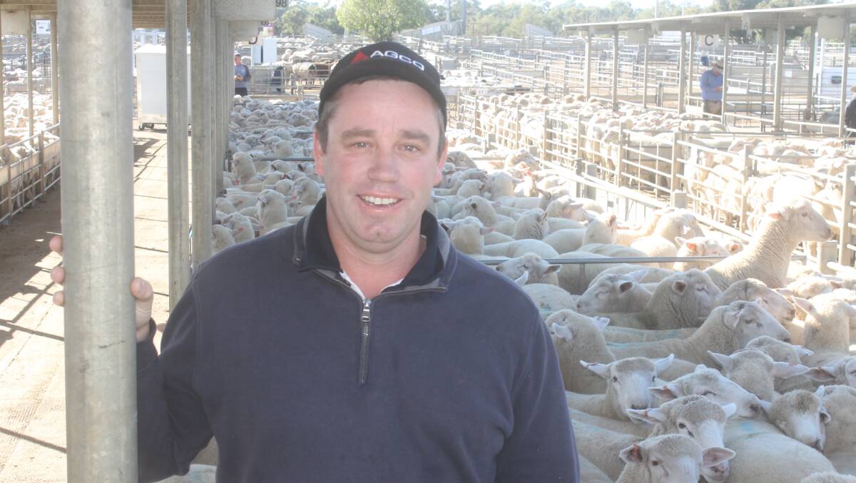 Dan Mullins, Eddington, with his $213/head heavy lambs sold at Bendigo Monday.